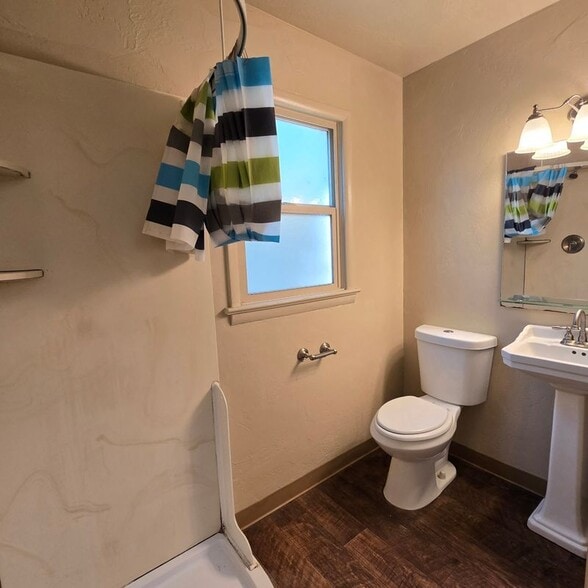 Building Photo - 307 N 9th St