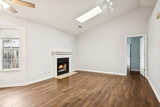Building Photo - Welcome to this beautifully remodeled sing...