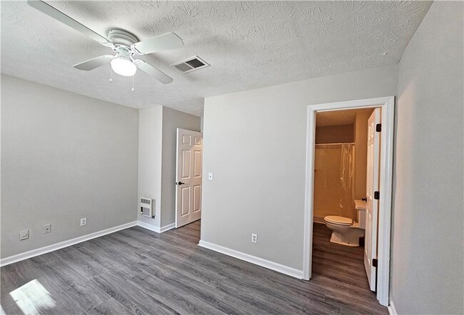 Building Photo - 434 High Creek Trce