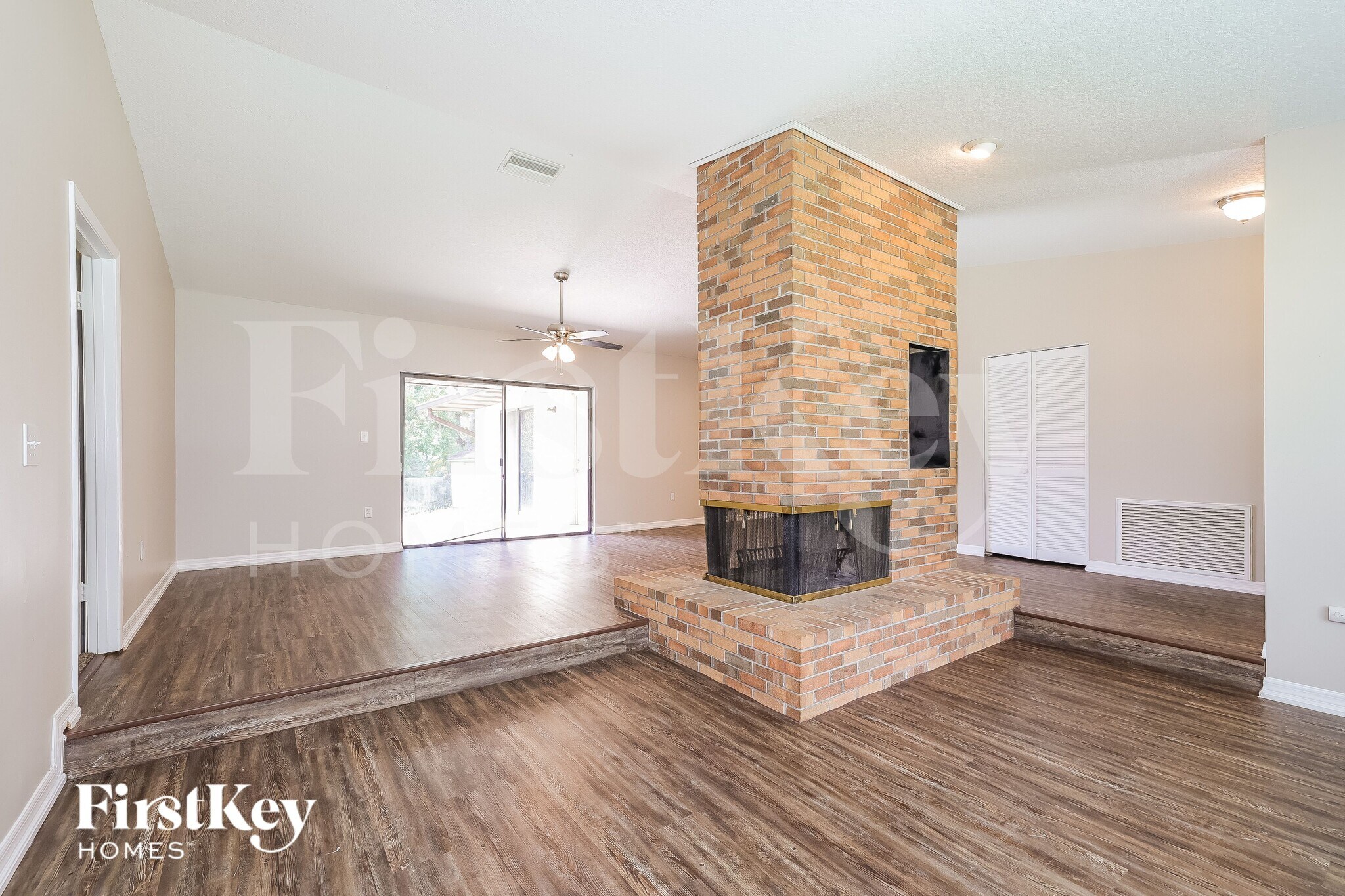 Building Photo - 5305 Lisa Ave