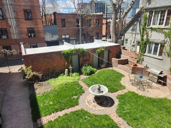 Building Photo - Capitol Hill Location, private roof top de...