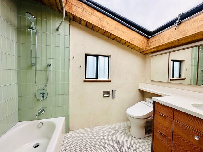 Building Photo - West Oakland 5th St