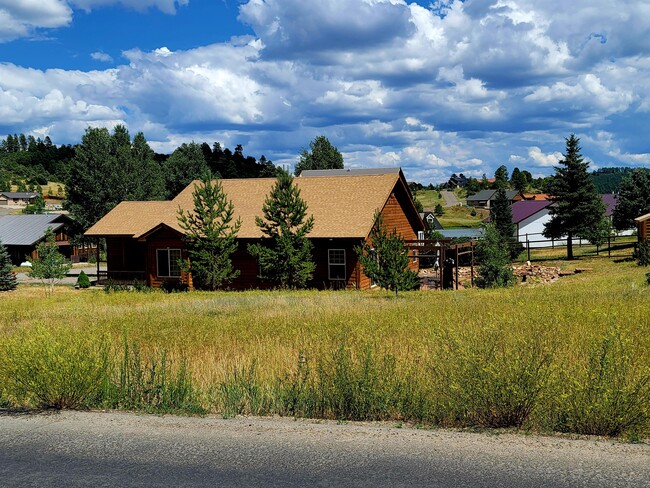 Building Photo - 250 Pebble Cir