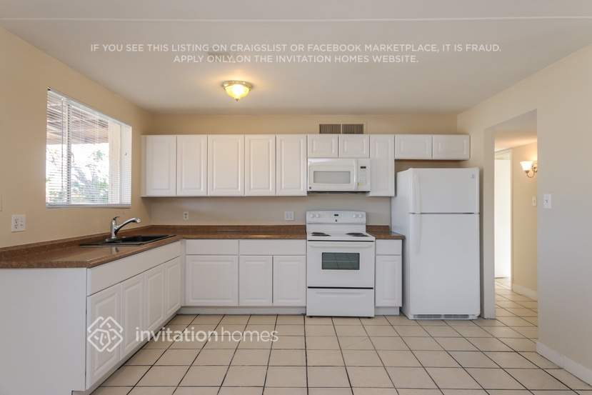 Building Photo - 2964 N 53rd Dr