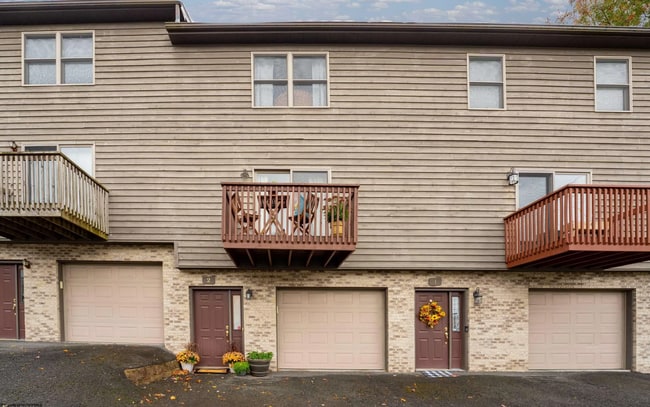 Building Photo - 1080 Willowdale Rd