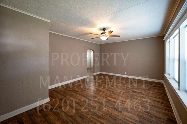 Building Photo - Charming 3-Bedroom Home in Coffeyville