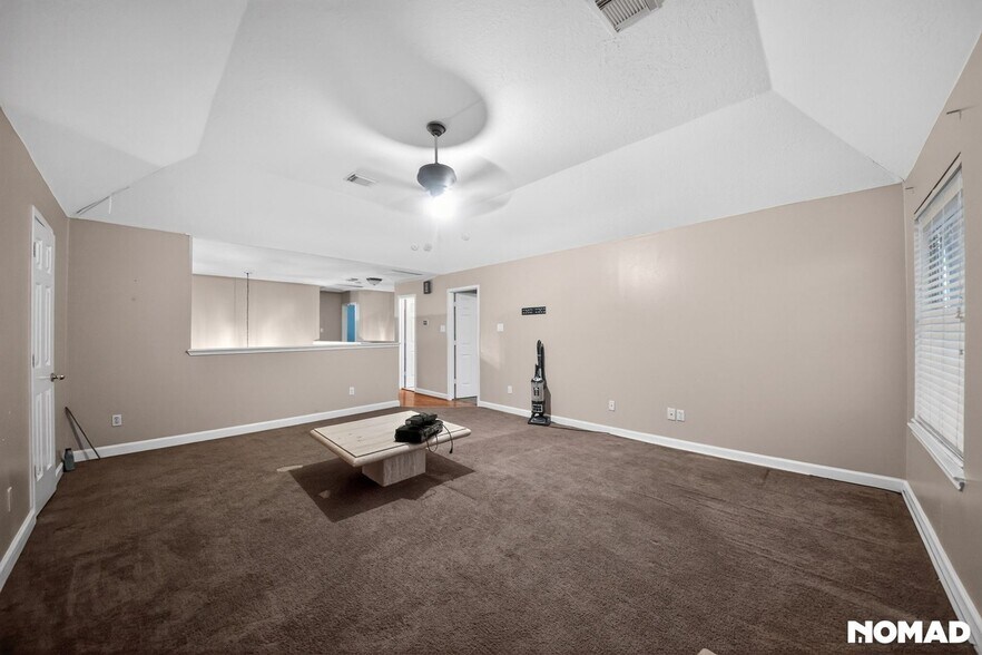Building Photo - 1811 Quiet Hollow Dr