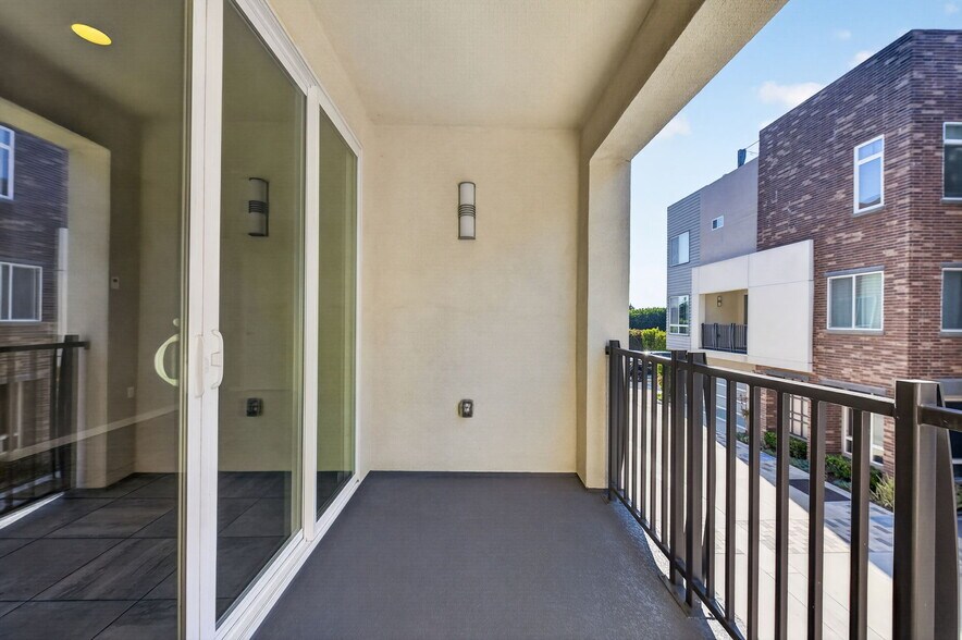 Building Photo - 821 Brickyard Ln