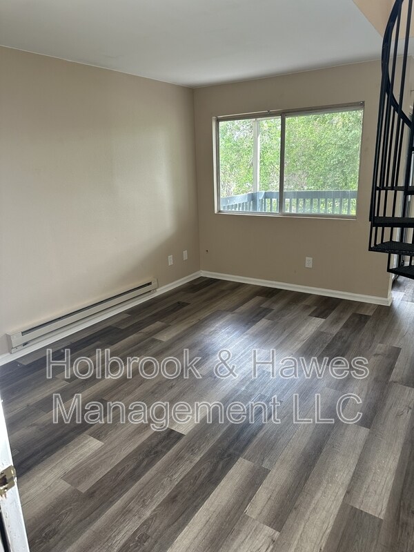 Building Photo - 4531 Boardwalk Dr