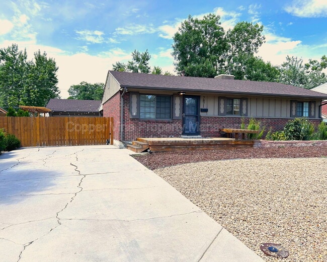 Building Photo - 7871 Yates St