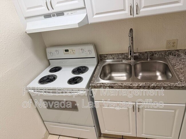 Building Photo - 23 W Basic Rd