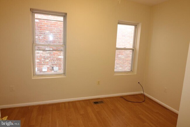 Building Photo - 403 O St NW