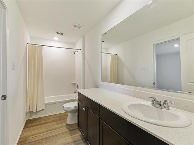 Building Photo - 1701 River Xing Dr