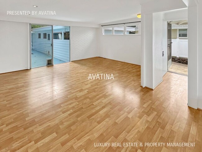 Building Photo - 1223 Manulani St