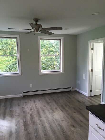 Building Photo - 284 Turnpike Rd