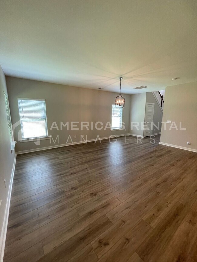 Building Photo - 321 Shiloh Creek Dr