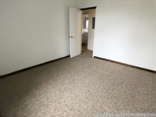 Building Photo - 87 Sheridan St