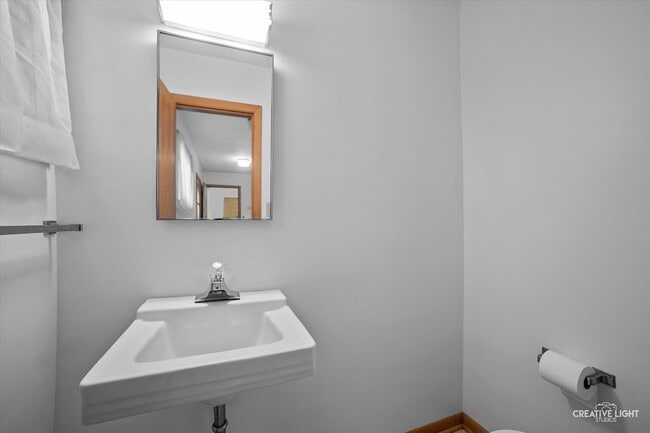 Building Photo - 38W686 Glenview Dr