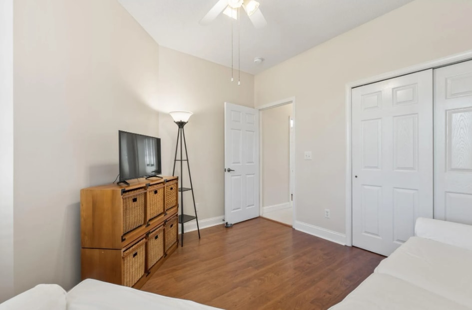 Building Photo - 136 Regency Dr