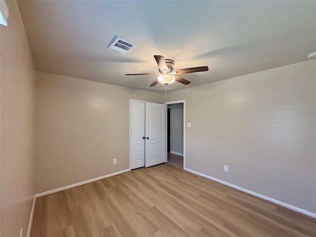 Building Photo - 23806 Willow Haven Dr