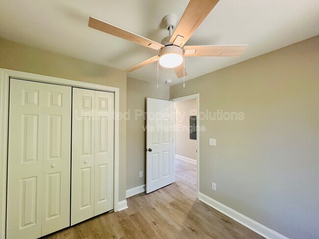 Building Photo - 312 Wood Dale Dr