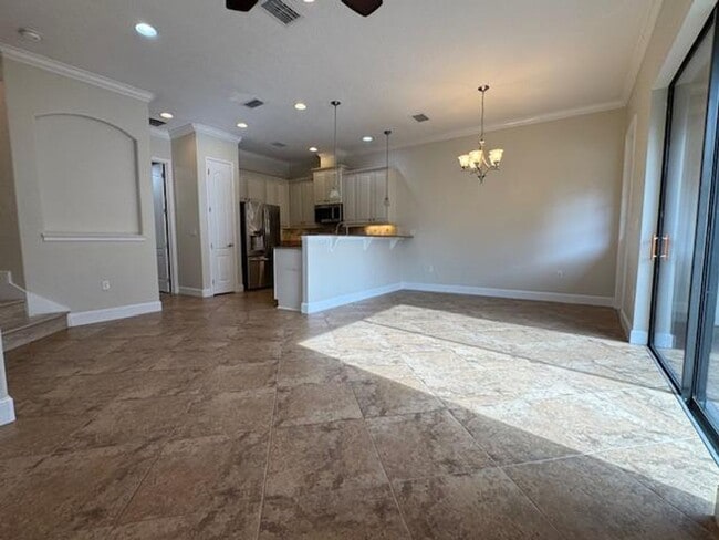 Building Photo - Newly renovated 4 Bedroom 3 1/2 Bathroom Town Home in Windermere