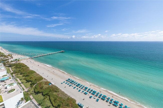 Building Photo - 16445 Collins Ave