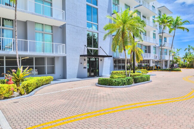 Building Photo - 2100 Van Buren St