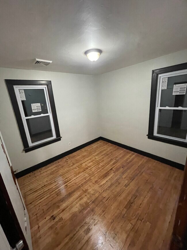 Building Photo - 275 3rd St