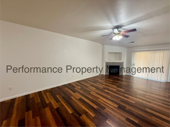 Building Photo - Stunning 5 Bed/2 Bath NW Bakersfield Home w/ $0 Deposit Option