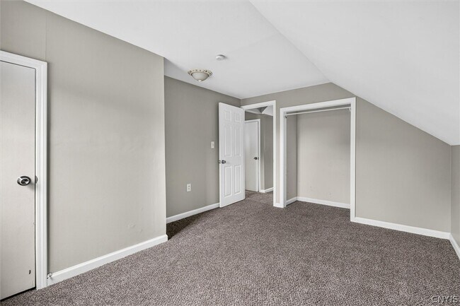 Building Photo - 211 Windemere Rd