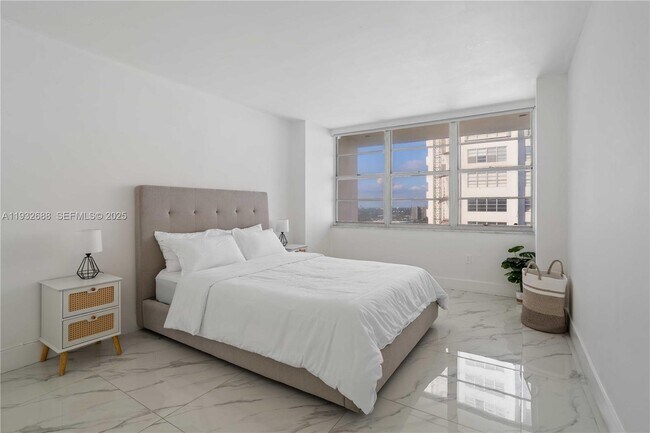 Building Photo - 18051 Biscayne Blvd