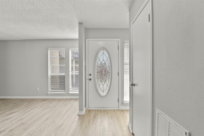 Building Photo - 16310 Cavendish Dr