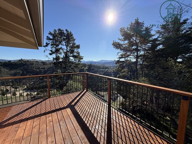 Building Photo - Impeccable Laureles Grade Estate Property with Valley Views