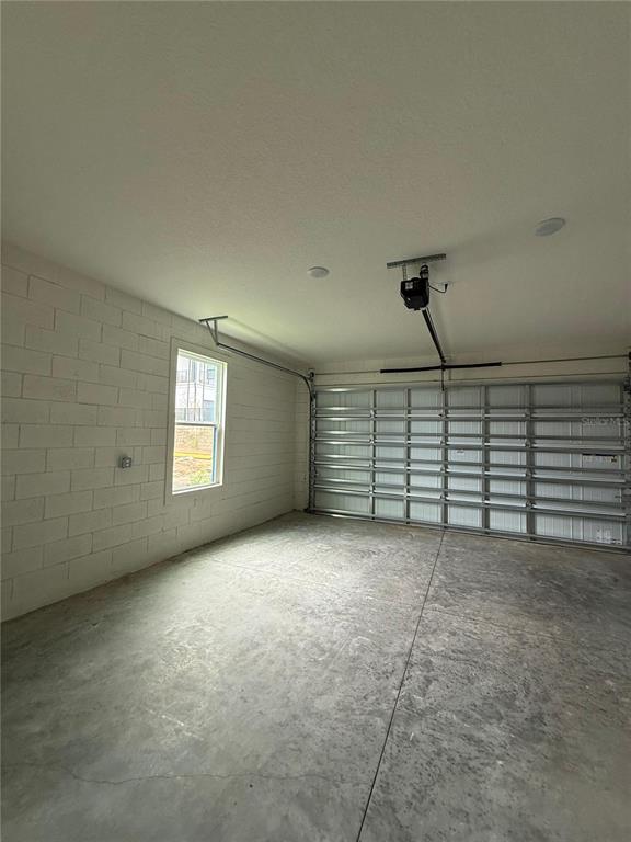 Building Photo - 15027 Groveside Rd