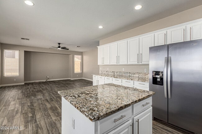 Building Photo - 3550 W Magellan Dr