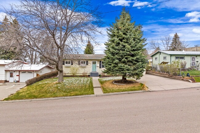 Building Photo - 1004 11th St NW