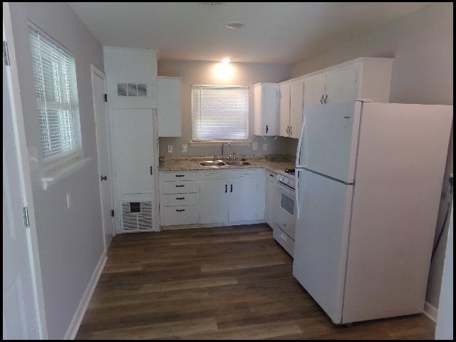 Building Photo - 7524 Knollwood Rd