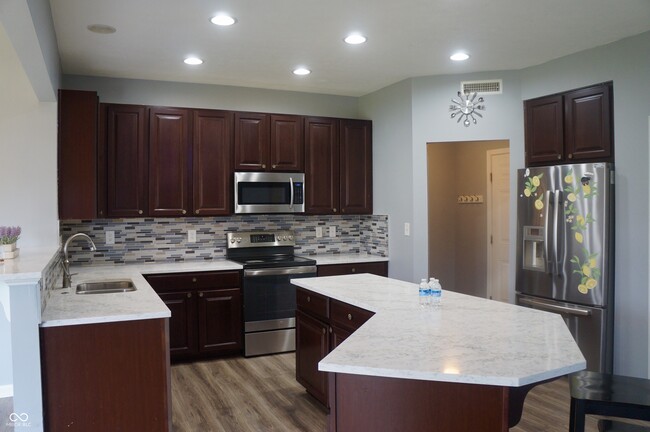 Building Photo - 3177 Underwood Dr