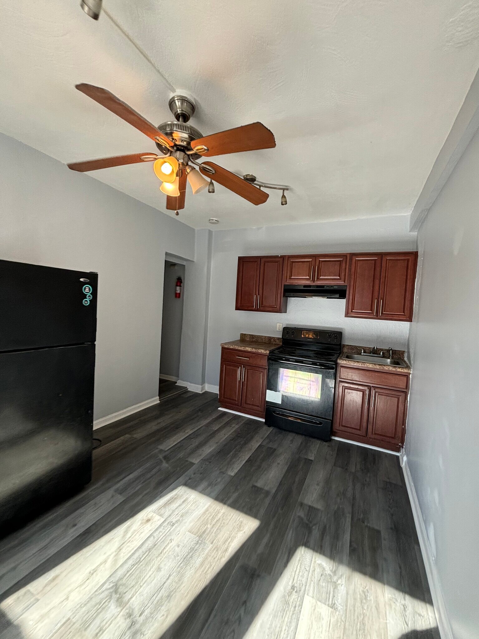168 Elmwood G - 165 Elmwood Ave