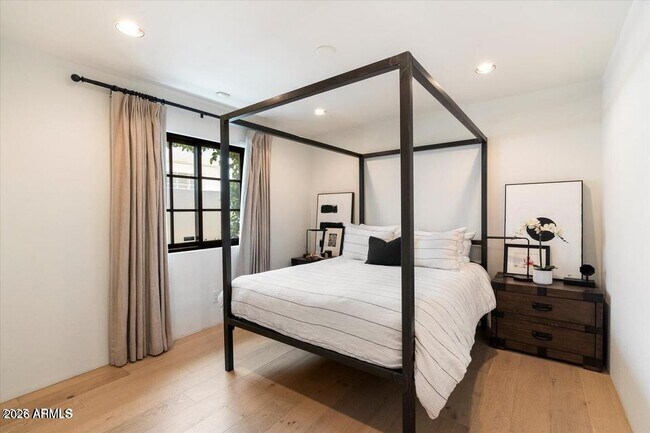 Building Photo - 9836 E Topaz Dr