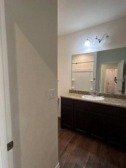 Building Photo - 1713 Twin Falls Dr