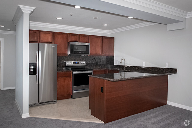 Granite, Tuscany and Stainless Kitchen - Fairfield Townhouses East at Coram