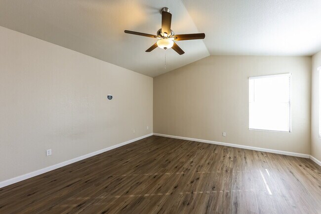 Building Photo - 20835 N 2nd Ave