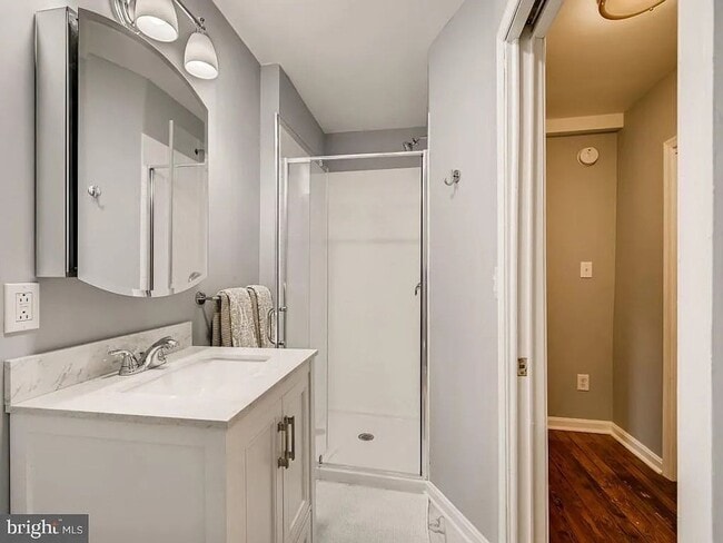 Building Photo - Charming Renovated Home in Prime Upper Fel...