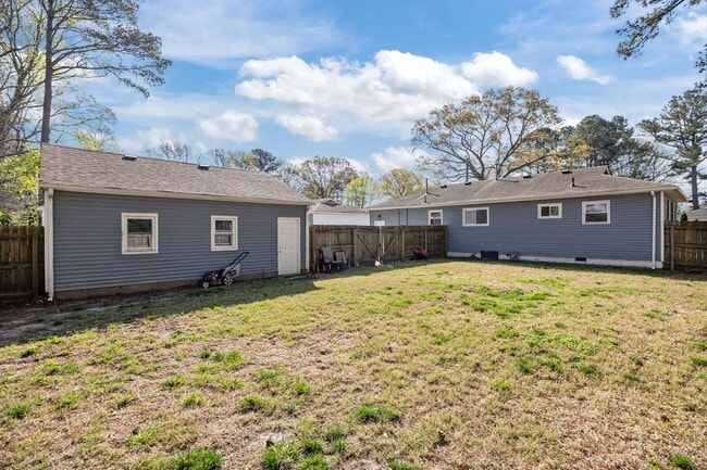 Building Photo - Quiet 3-Bedroom Home with Spacious Garage – Convenient Chesapeake Location