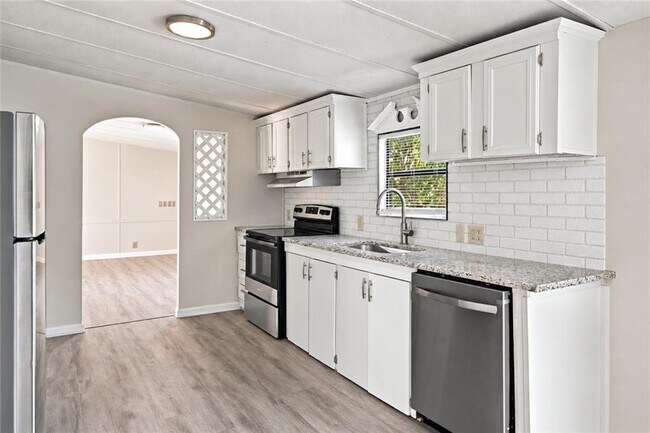 Building Photo - 8155 Knight Ln
