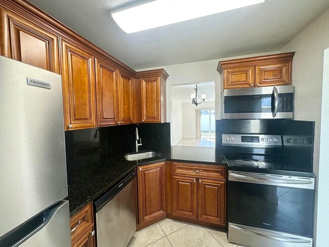 Building Photo - 3434 State St