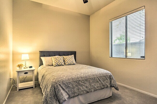 Building Photo - 3219 W Languid Ln