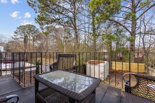 Building Photo - Bright & Cozy 2-Bedroom Townhouse with Solar Panels – Virginia Beach